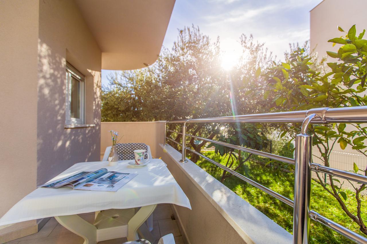 Maiv Residence - Family & Designer Suites Rogoznica  Exterior photo