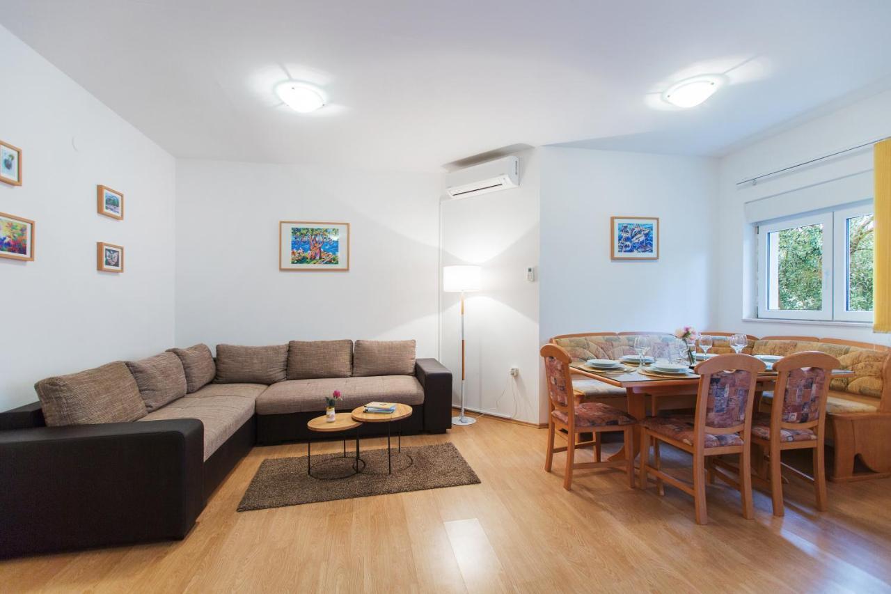 Maiv Residence - Family & Designer Suites Rogoznica  Room photo